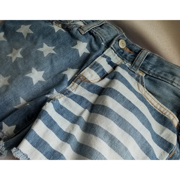 Distressed Flag Denim Shorts - Picture 2 of 5